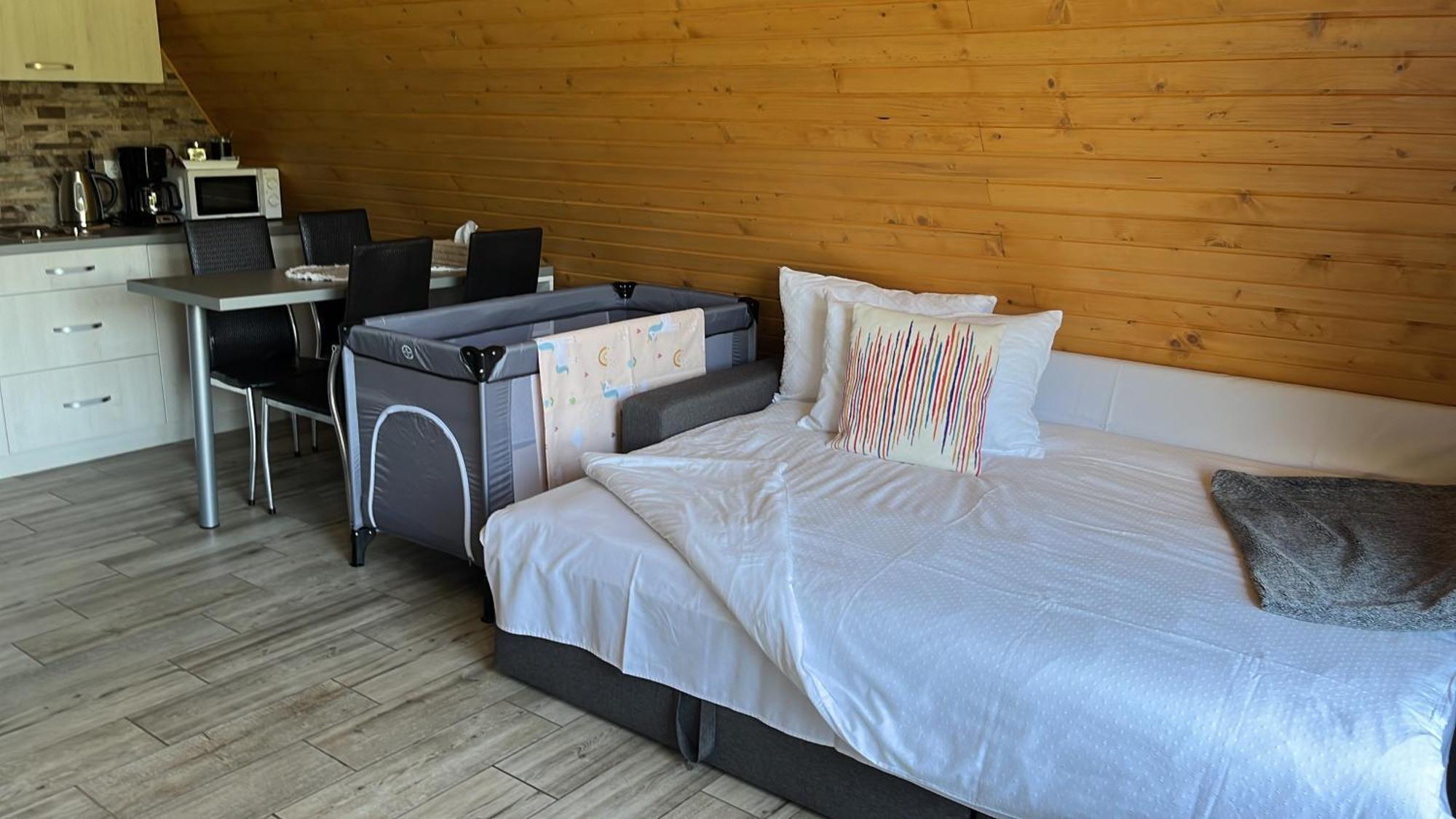 Casutele De Sub Padure Hotel Avrig Ngoại thất bức ảnh